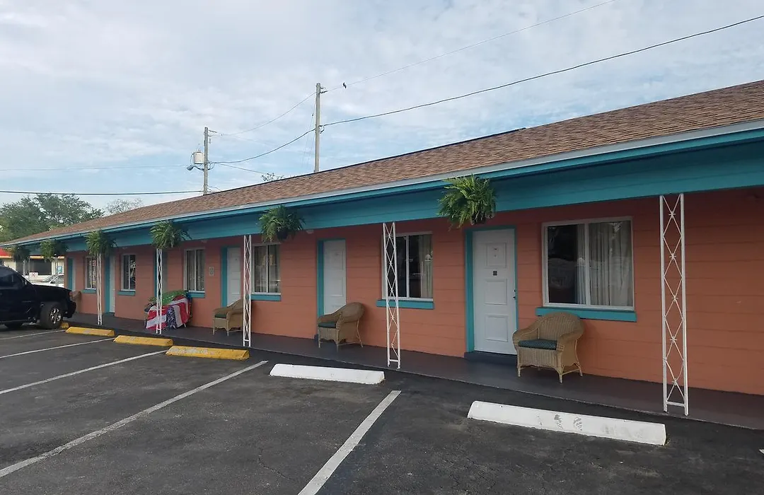 Budget Inn-1